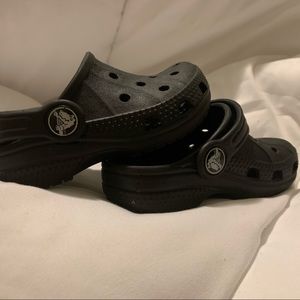 Kid crocs barely worn